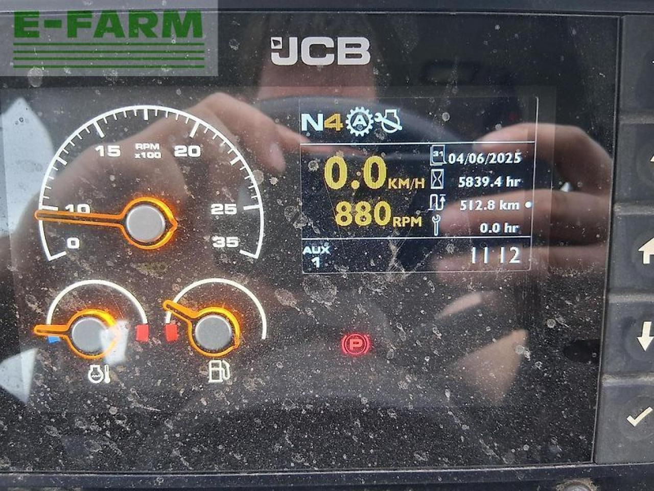 Kolesový nakladač JCB tm 320s: obrázok 9