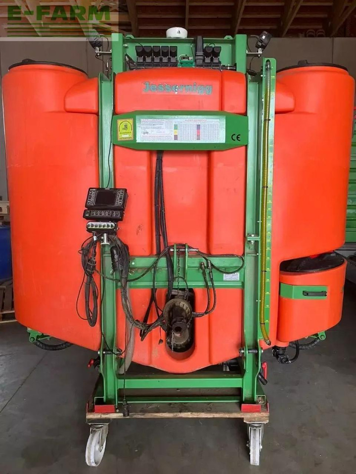 Jessernigg s ng pl 1200 feldspritze mit fronttank gps - Ťahaný postrekovač: obrázok 1 Jessernigg s ng pl 1200 feldspritze mit fronttank gps - Ťahaný postrekovač: obrázok 1