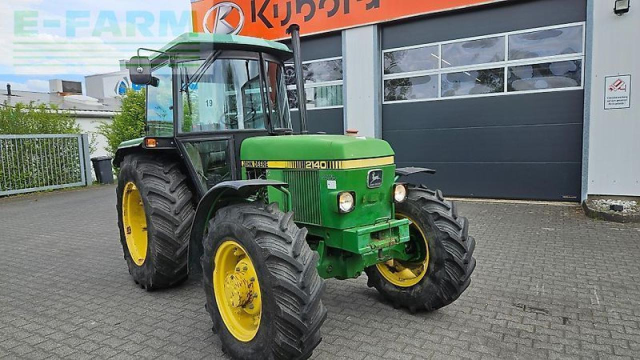 John Deere 2140 - Traktor: obrázok 5 John Deere 2140 - Traktor: obrázok 5