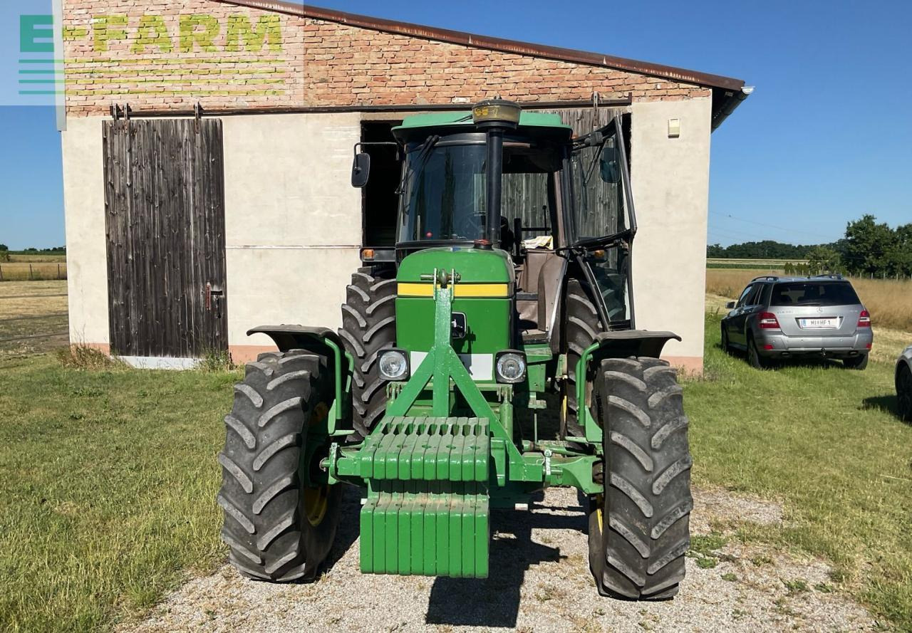 John Deere 3350 - Traktor: obrázok 3 John Deere 3350 - Traktor: obrázok 3