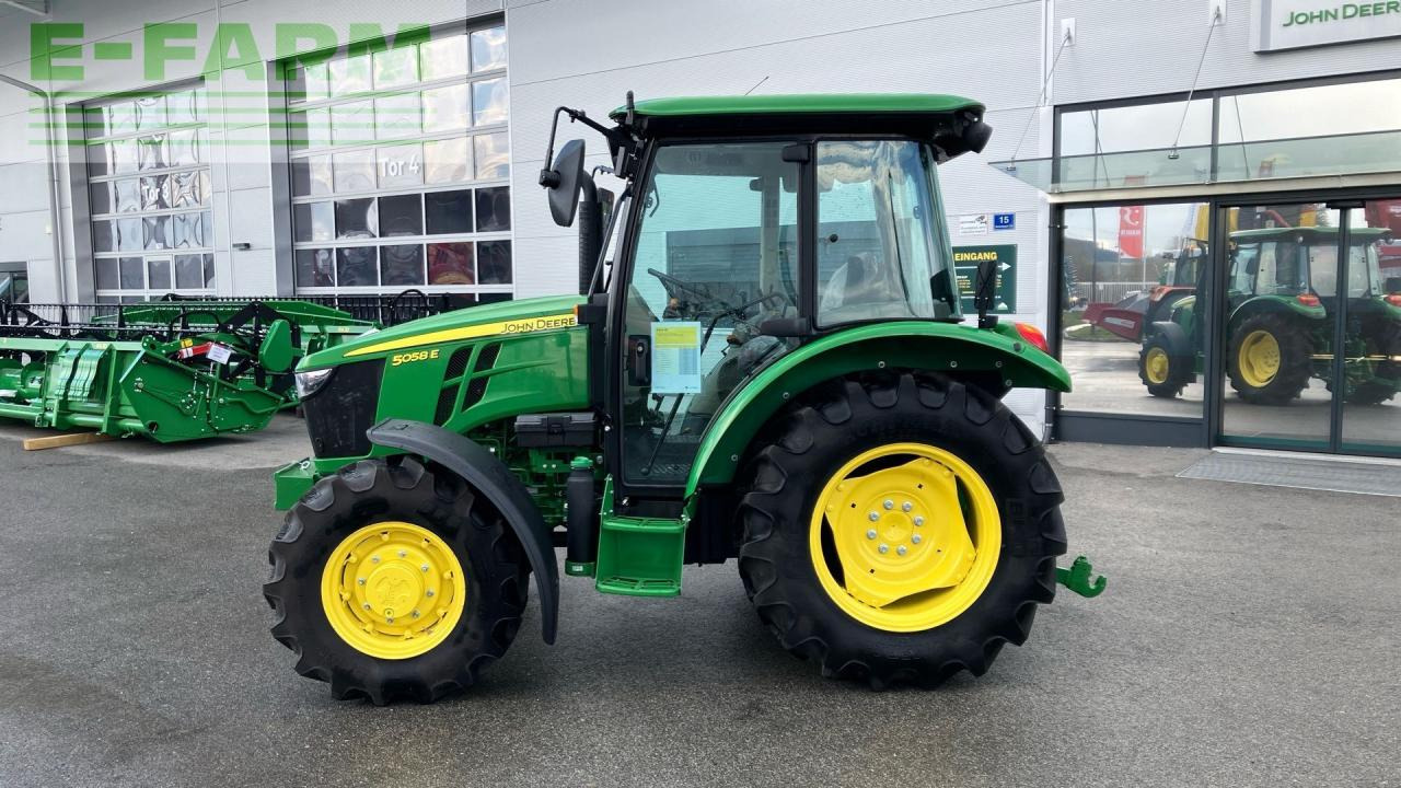 John Deere 5058E - Traktor: obrázok 2 John Deere 5058E - Traktor: obrázok 2
