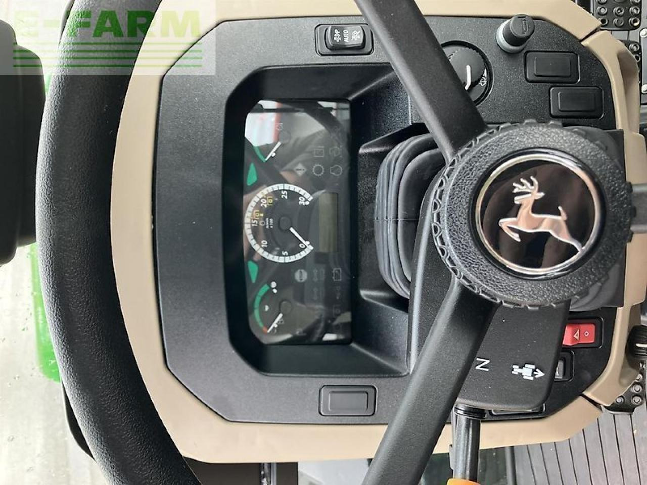 John Deere 5058e - Traktor: obrázok 4 John Deere 5058e - Traktor: obrázok 4