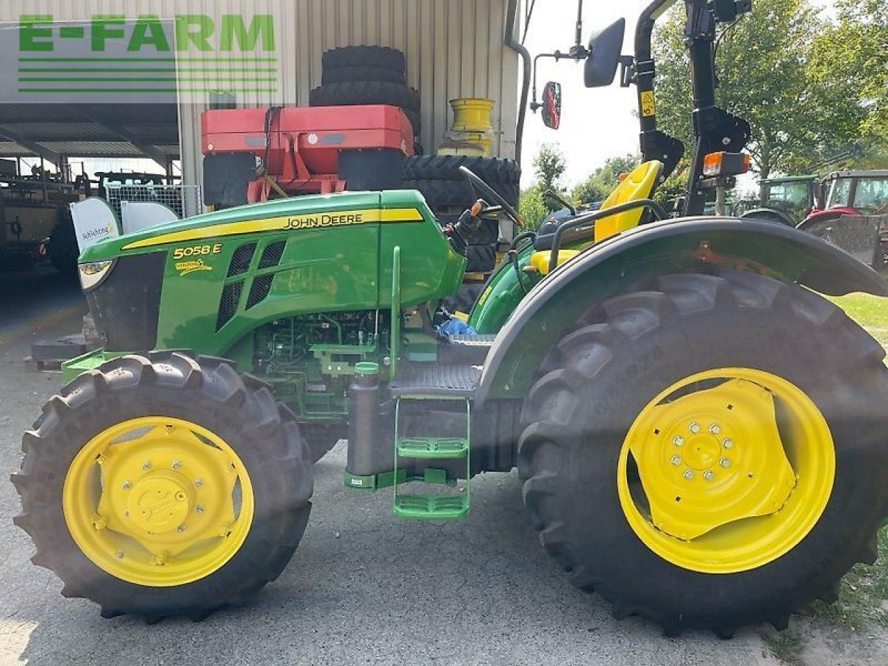 John Deere 5058e - Traktor: obrázok 3 John Deere 5058e - Traktor: obrázok 3