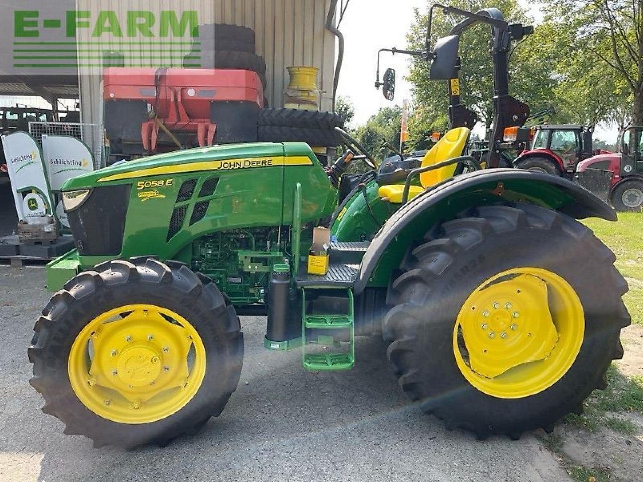 John Deere 5058e - Traktor: obrázok 2 John Deere 5058e - Traktor: obrázok 2
