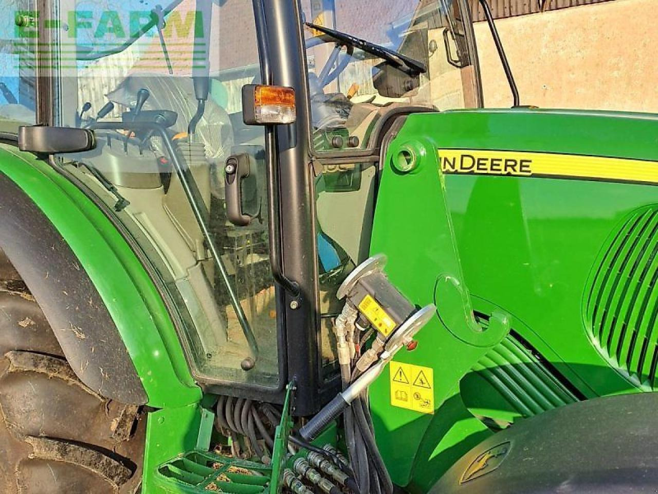 John Deere 5070m 5070 m 49900€ - Traktor: obrázok 3 John Deere 5070m 5070 m 49900€ - Traktor: obrázok 3