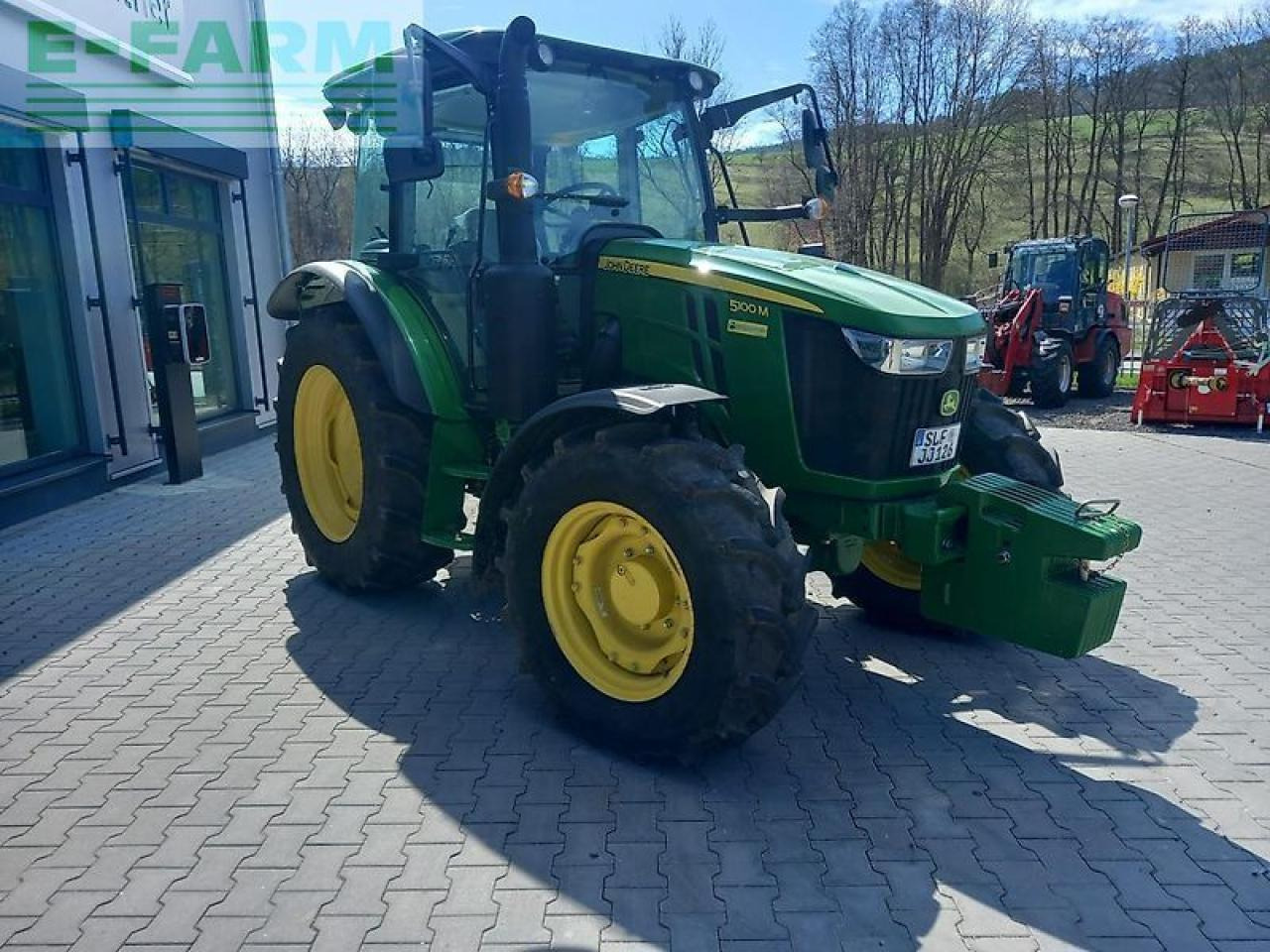 John Deere 5100m - Traktor: obrázok 2 John Deere 5100m - Traktor: obrázok 2