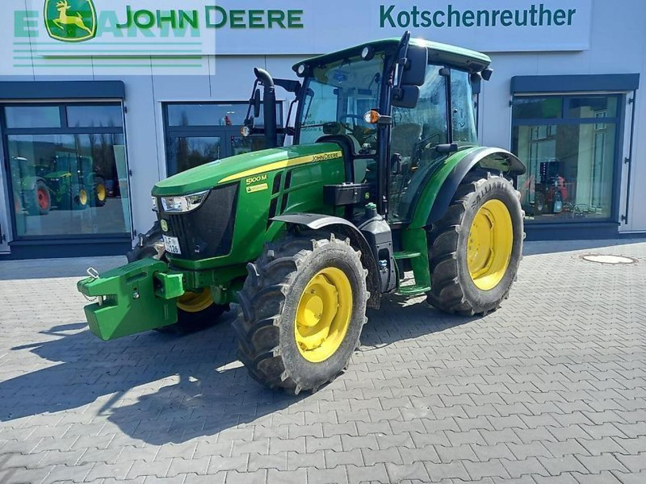 John Deere 5100m - Traktor: obrázok 1 John Deere 5100m - Traktor: obrázok 1