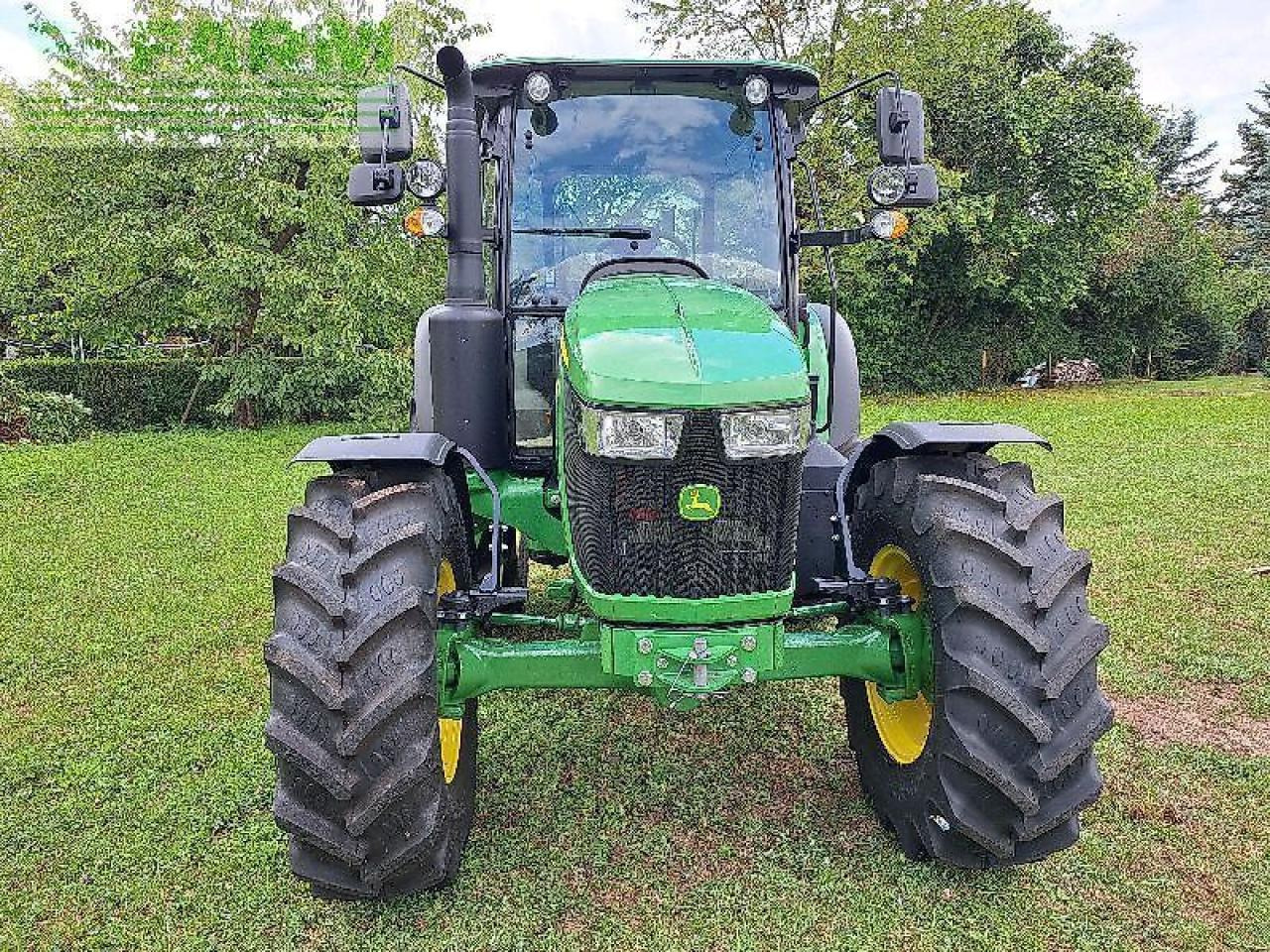 John Deere 5100m - Traktor: obrázok 3 John Deere 5100m - Traktor: obrázok 3