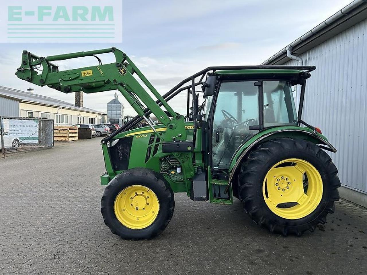 John Deere 5100m - Traktor: obrázok 2 John Deere 5100m - Traktor: obrázok 2