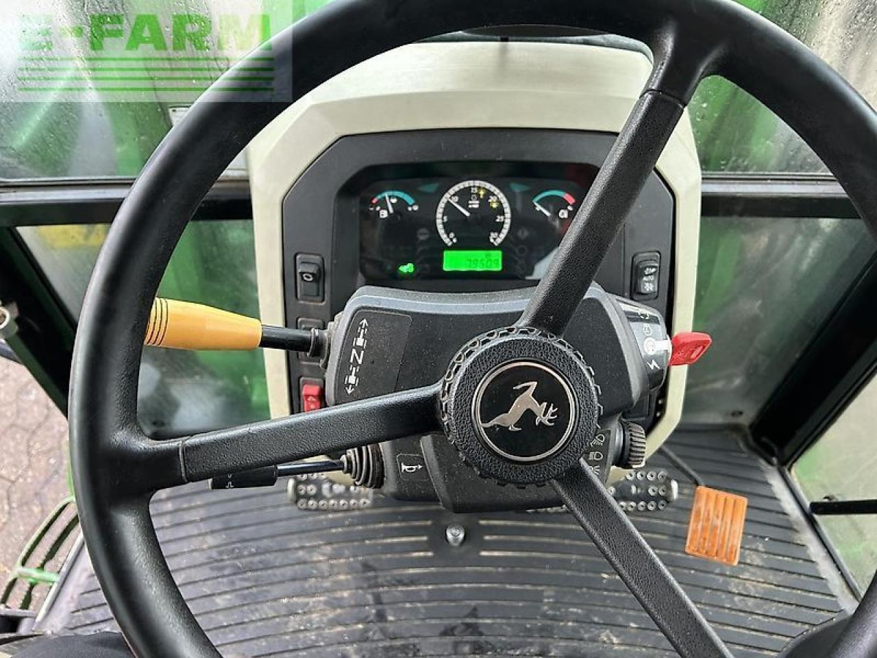 John Deere 5100m - Traktor: obrázok 3 John Deere 5100m - Traktor: obrázok 3