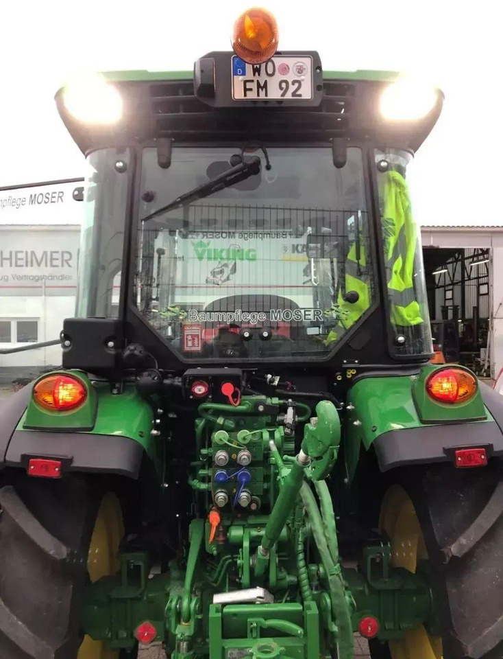 John Deere 5105gf stoll frontlader opt. 3-seite anhänger - Traktor: obrázok 4 John Deere 5105gf stoll frontlader opt. 3-seite anhänger - Traktor: obrázok 4