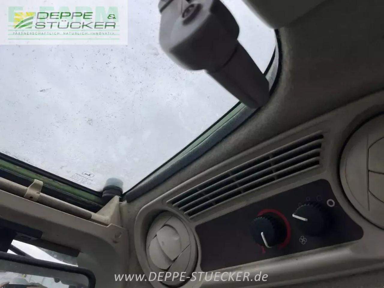 John Deere 5720 - Traktor: obrázok 4 John Deere 5720 - Traktor: obrázok 4