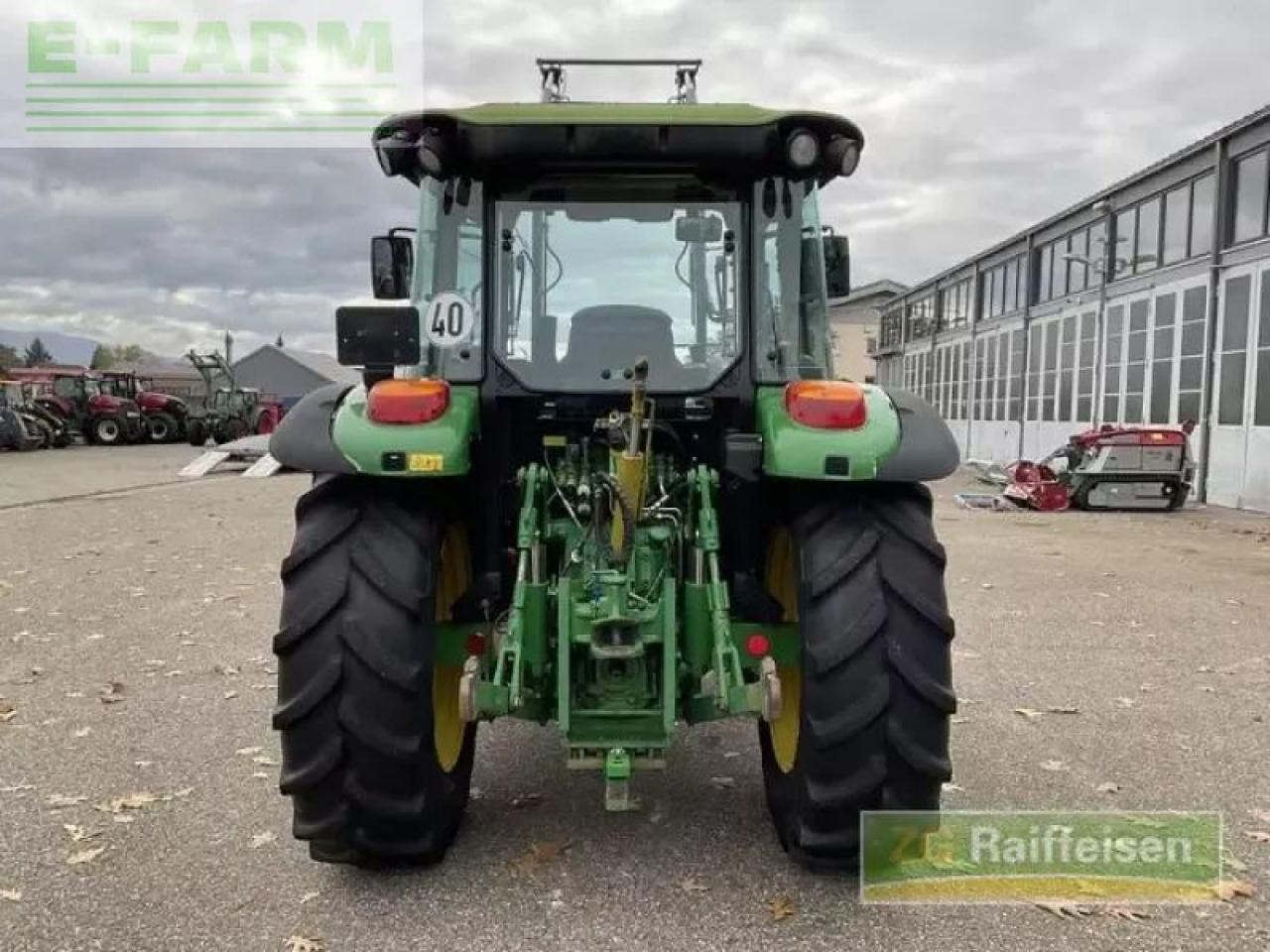 John Deere 5820 - Traktor: obrázok 5 John Deere 5820 - Traktor: obrázok 5