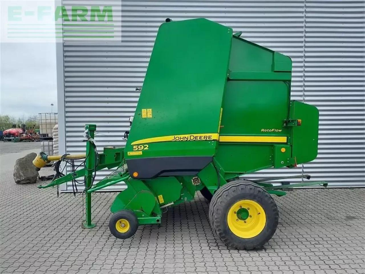 John Deere 592 - Lis na hranaté balíky: obrázok 1 John Deere 592 - Lis na hranaté balíky: obrázok 1