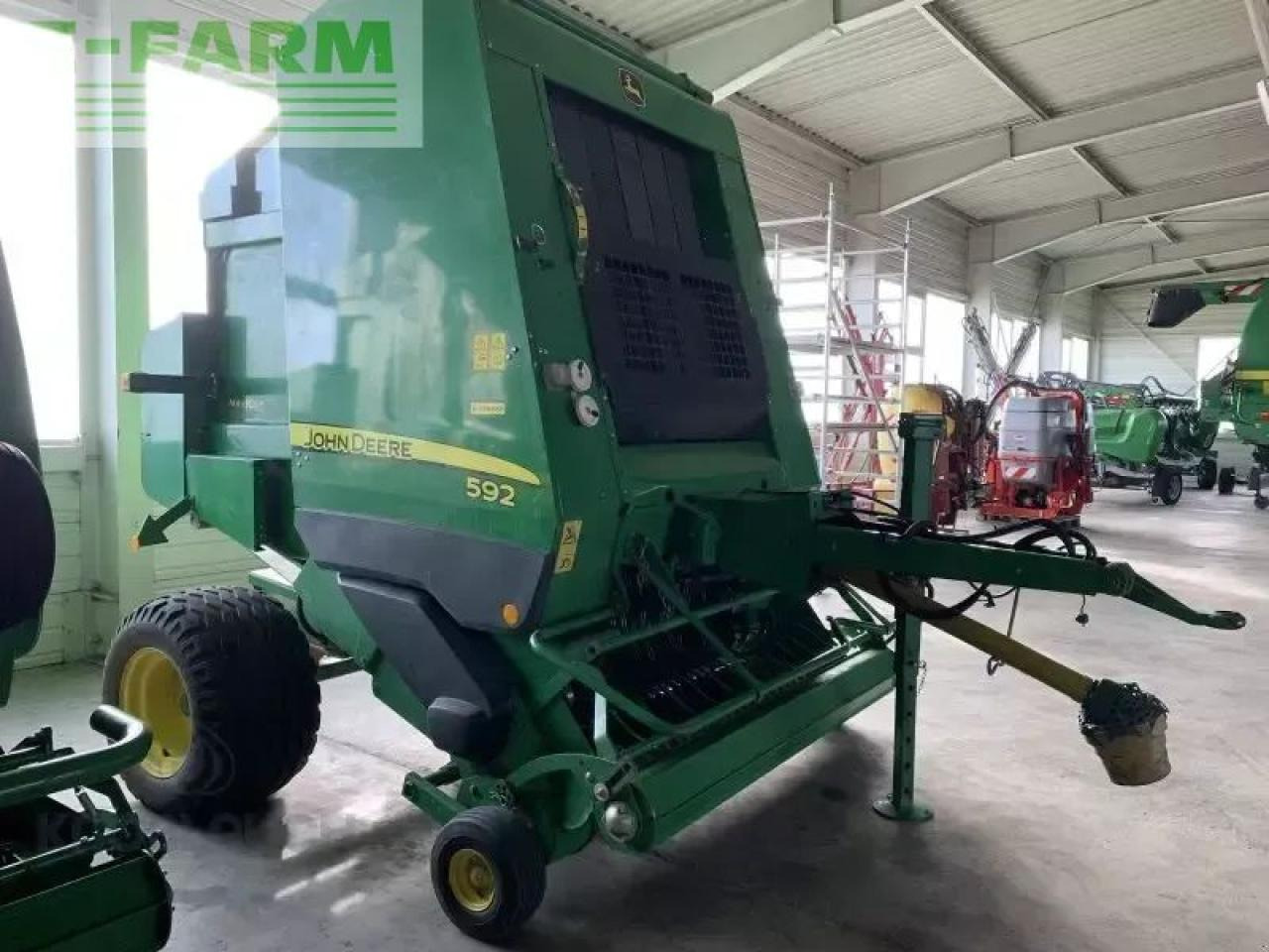 John Deere 592 maxi cut - Lis na hranaté balíky: obrázok 1 John Deere 592 maxi cut - Lis na hranaté balíky: obrázok 1