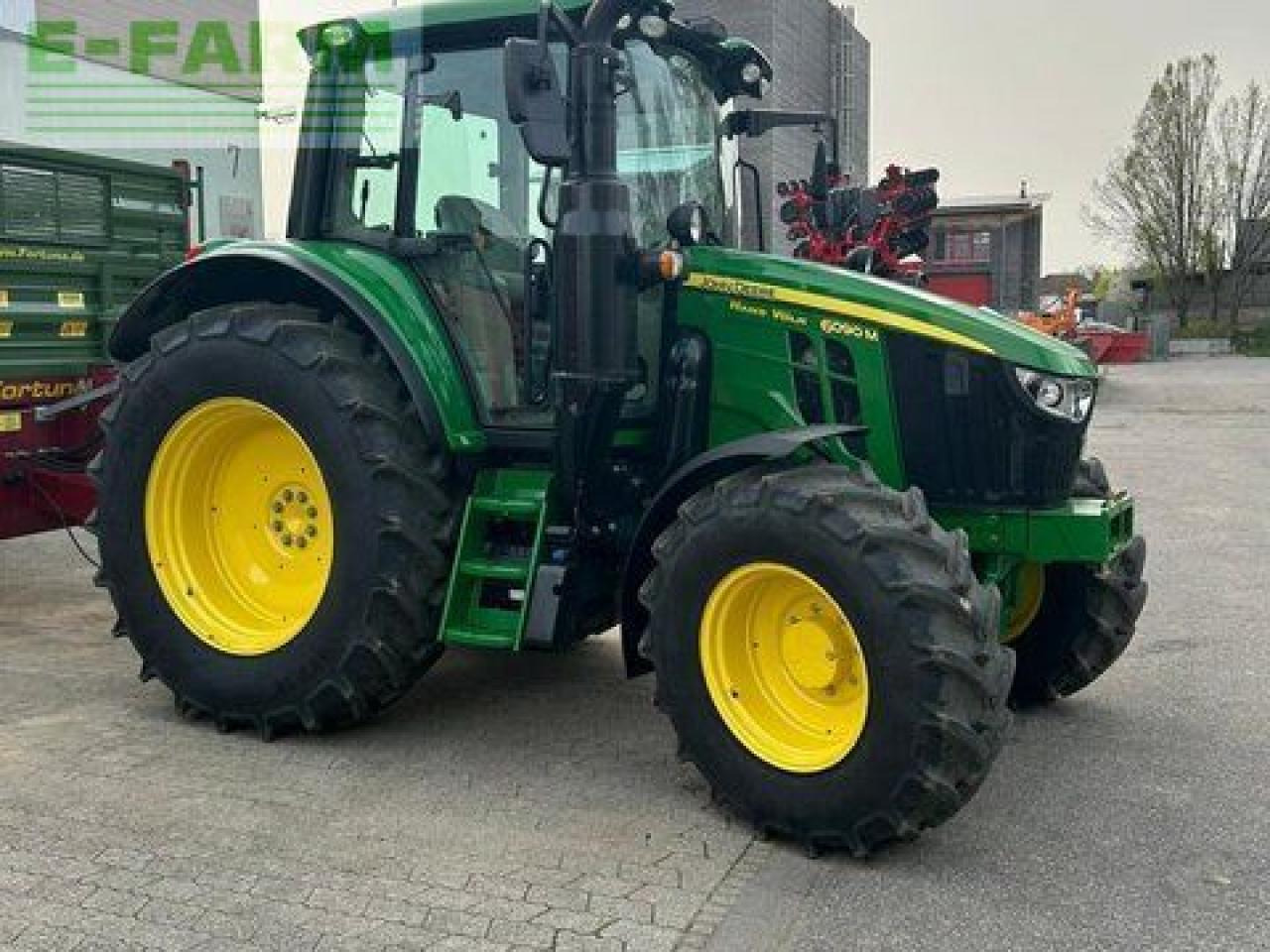 John Deere 6090m - Traktor: obrázok 1 John Deere 6090m - Traktor: obrázok 1