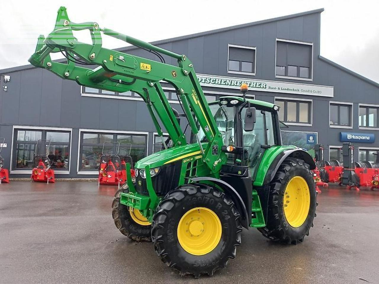 John Deere 6090m - Traktor: obrázok 1 John Deere 6090m - Traktor: obrázok 1