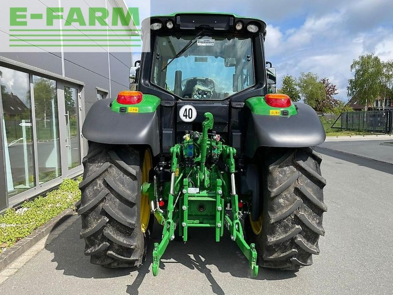 John Deere 6090m - demo - Traktor: obrázok 5 John Deere 6090m - demo - Traktor: obrázok 5