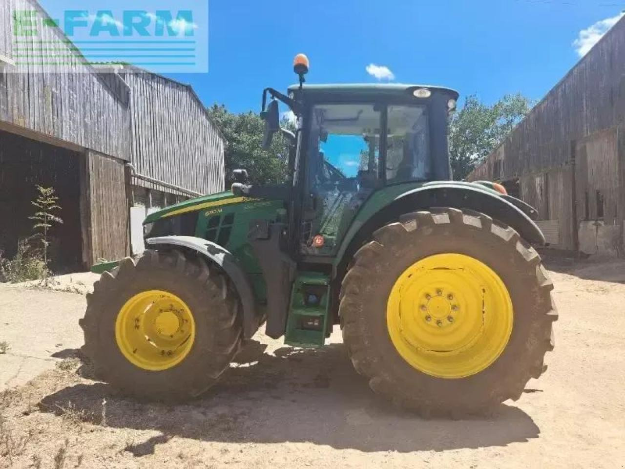 John Deere 6110m - Traktor: obrázok 2 John Deere 6110m - Traktor: obrázok 2