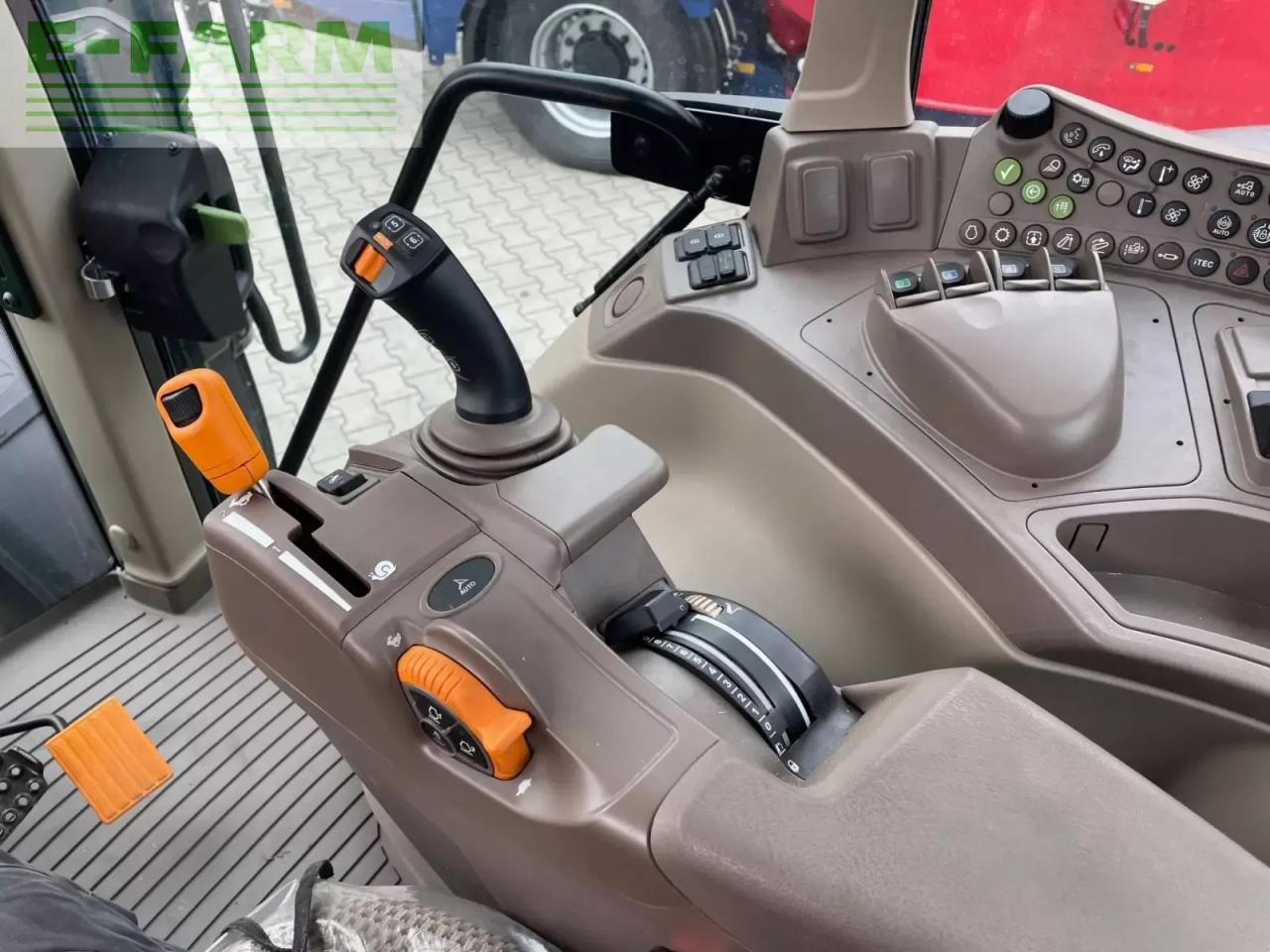 John Deere 6120m - Traktor: obrázok 4 John Deere 6120m - Traktor: obrázok 4