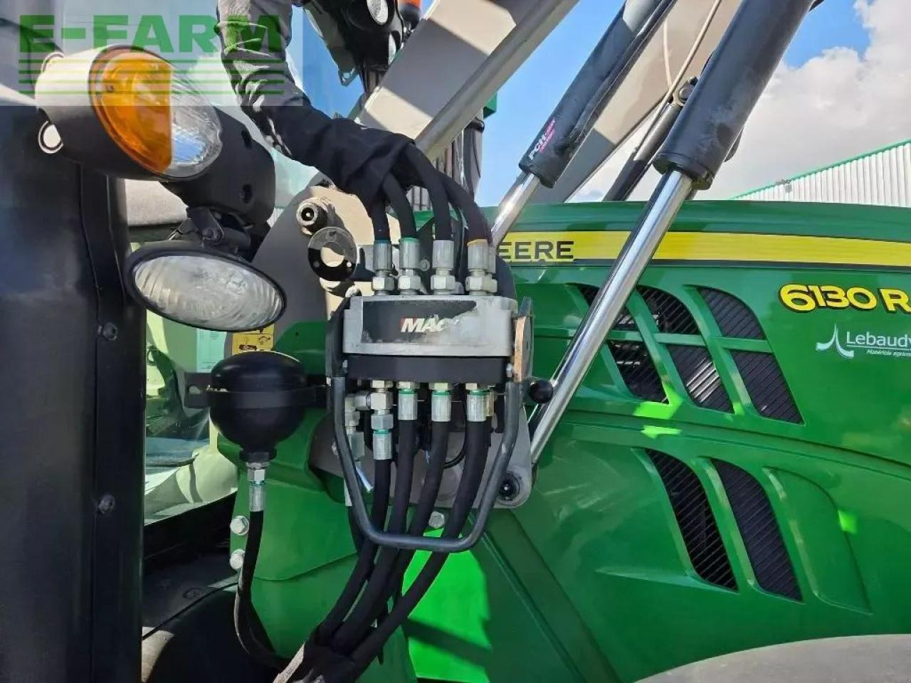 John Deere 6130r - Traktor: obrázok 5 John Deere 6130r - Traktor: obrázok 5
