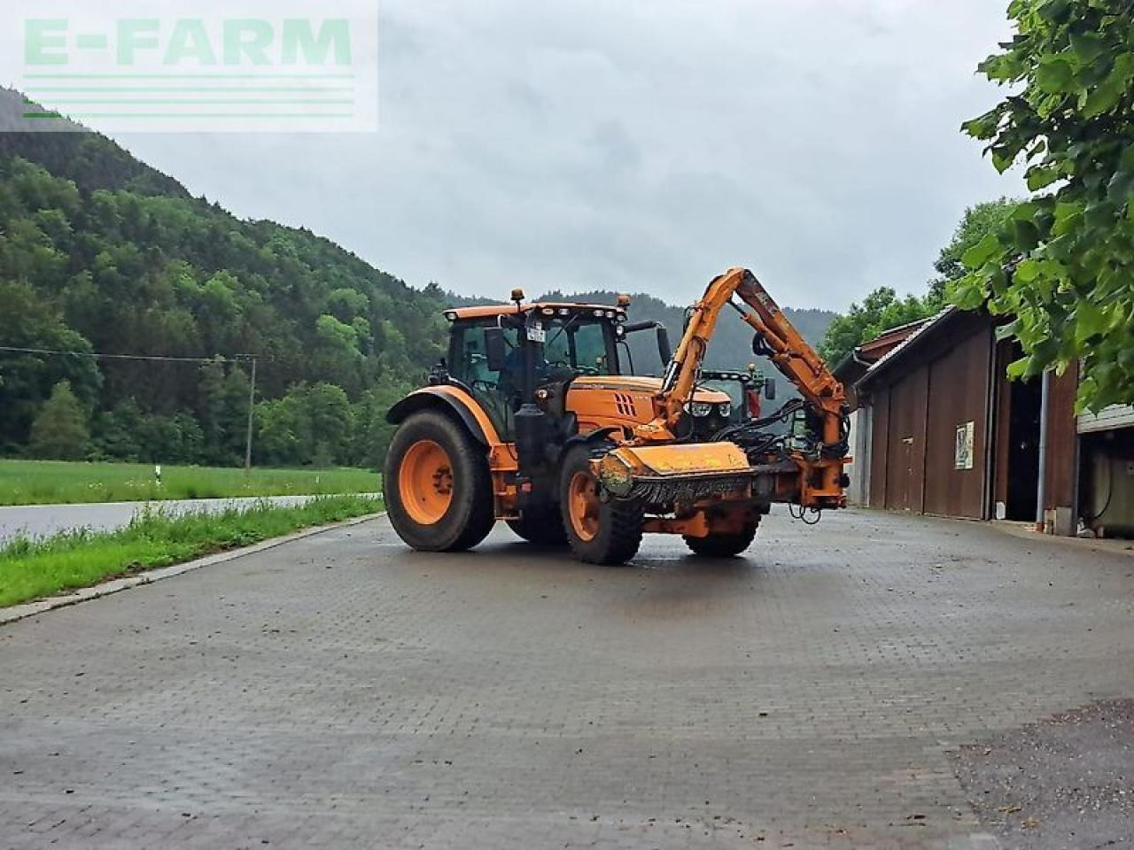 John Deere 6145r - Traktor: obrázok 1 John Deere 6145r - Traktor: obrázok 1