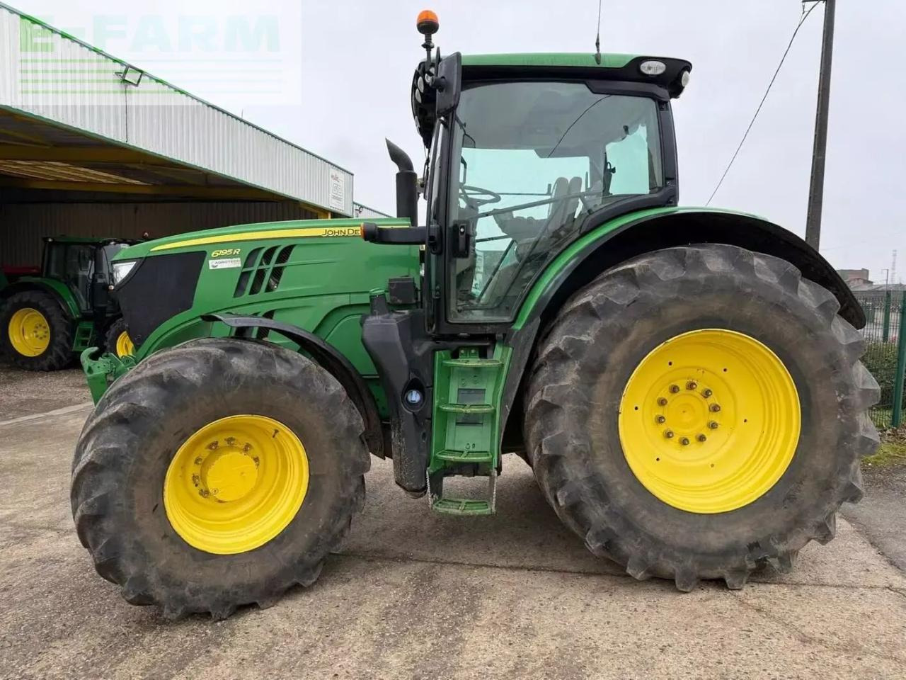 John Deere 6195r - Traktor: obrázok 1 John Deere 6195r - Traktor: obrázok 1