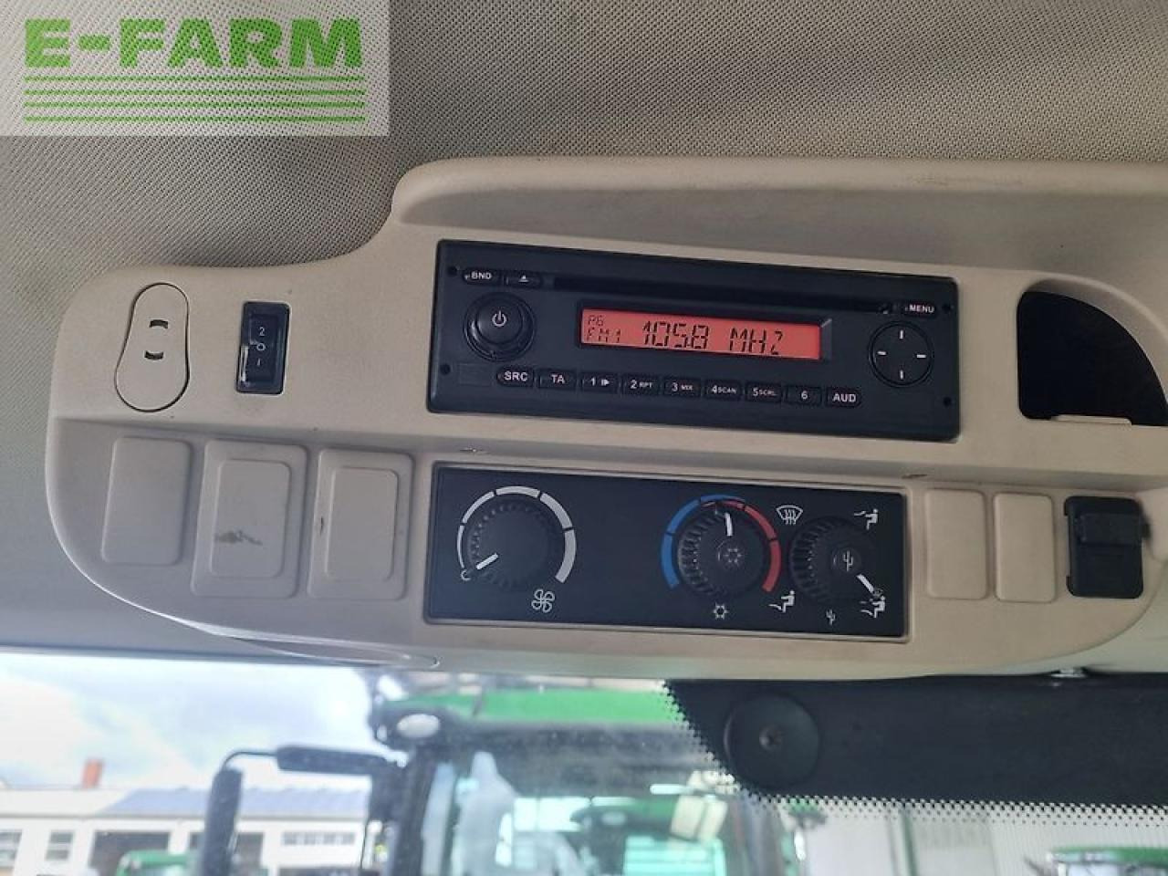 John Deere 6210r - Traktor: obrázok 5 John Deere 6210r - Traktor: obrázok 5
