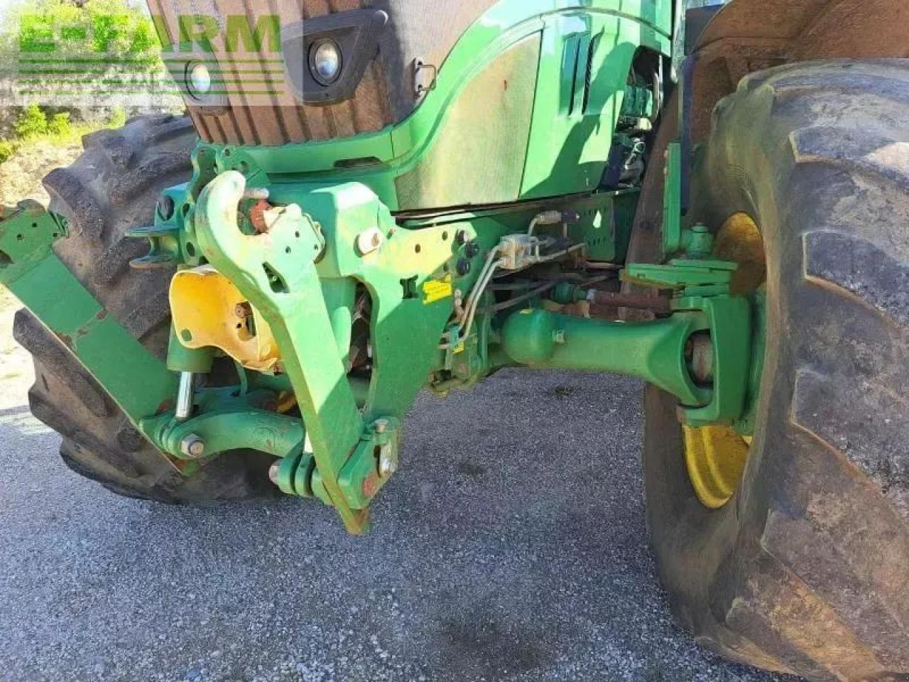 John Deere 6215r - Traktor: obrázok 2 John Deere 6215r - Traktor: obrázok 2