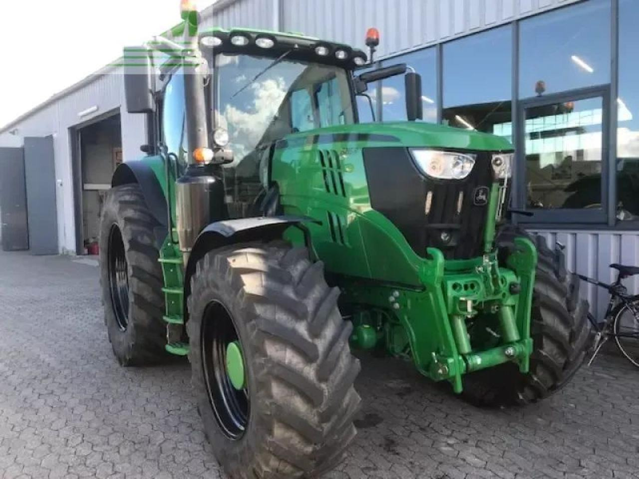 John Deere 6215r - Traktor: obrázok 2 John Deere 6215r - Traktor: obrázok 2