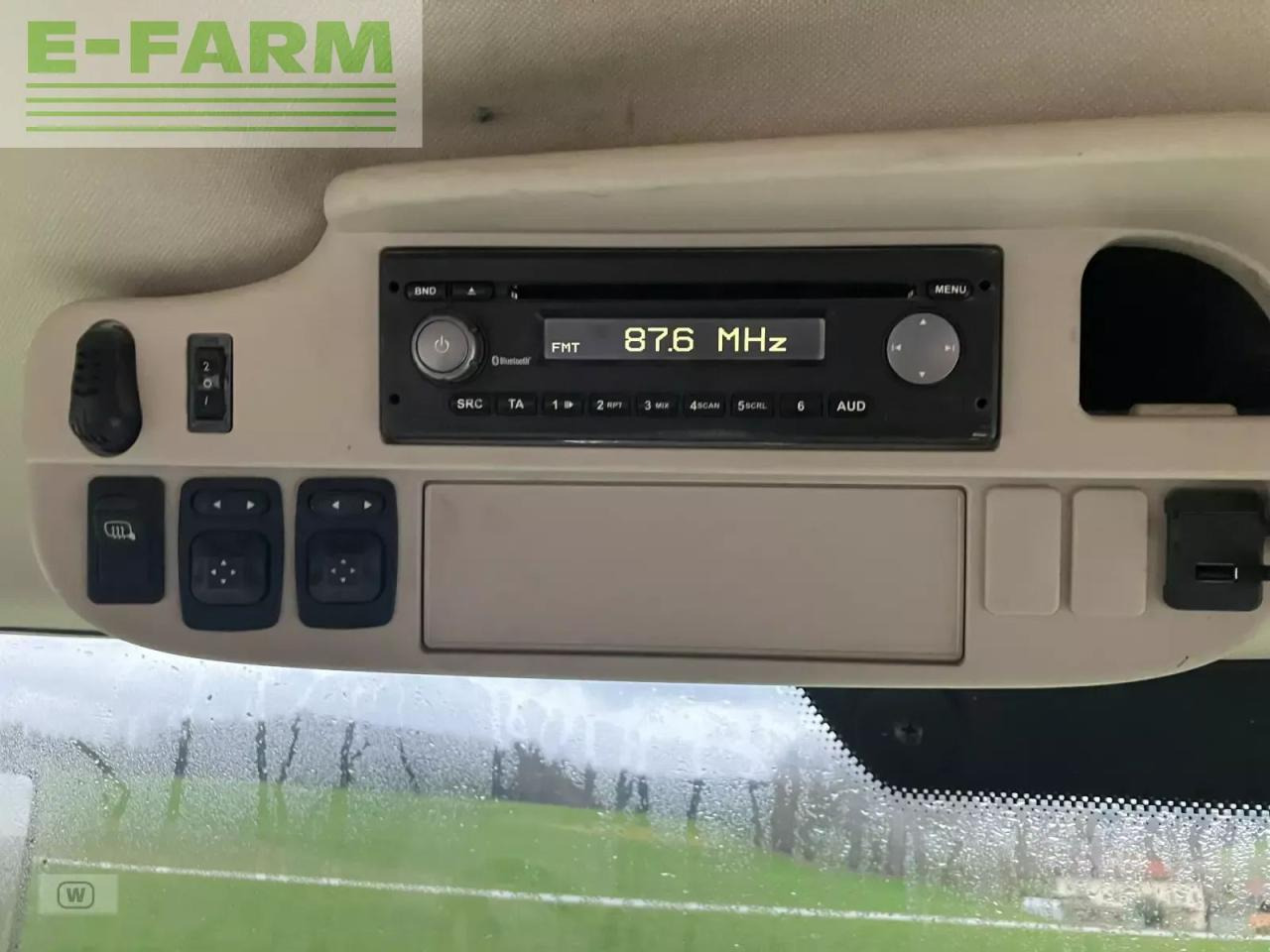 Traktor John Deere 6215r: obrázok 28