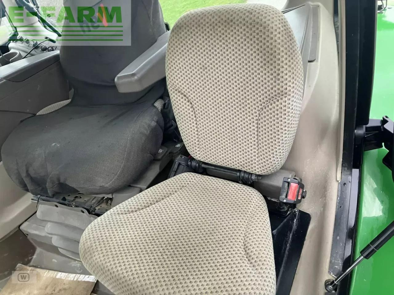 Traktor John Deere 6215r: obrázok 21