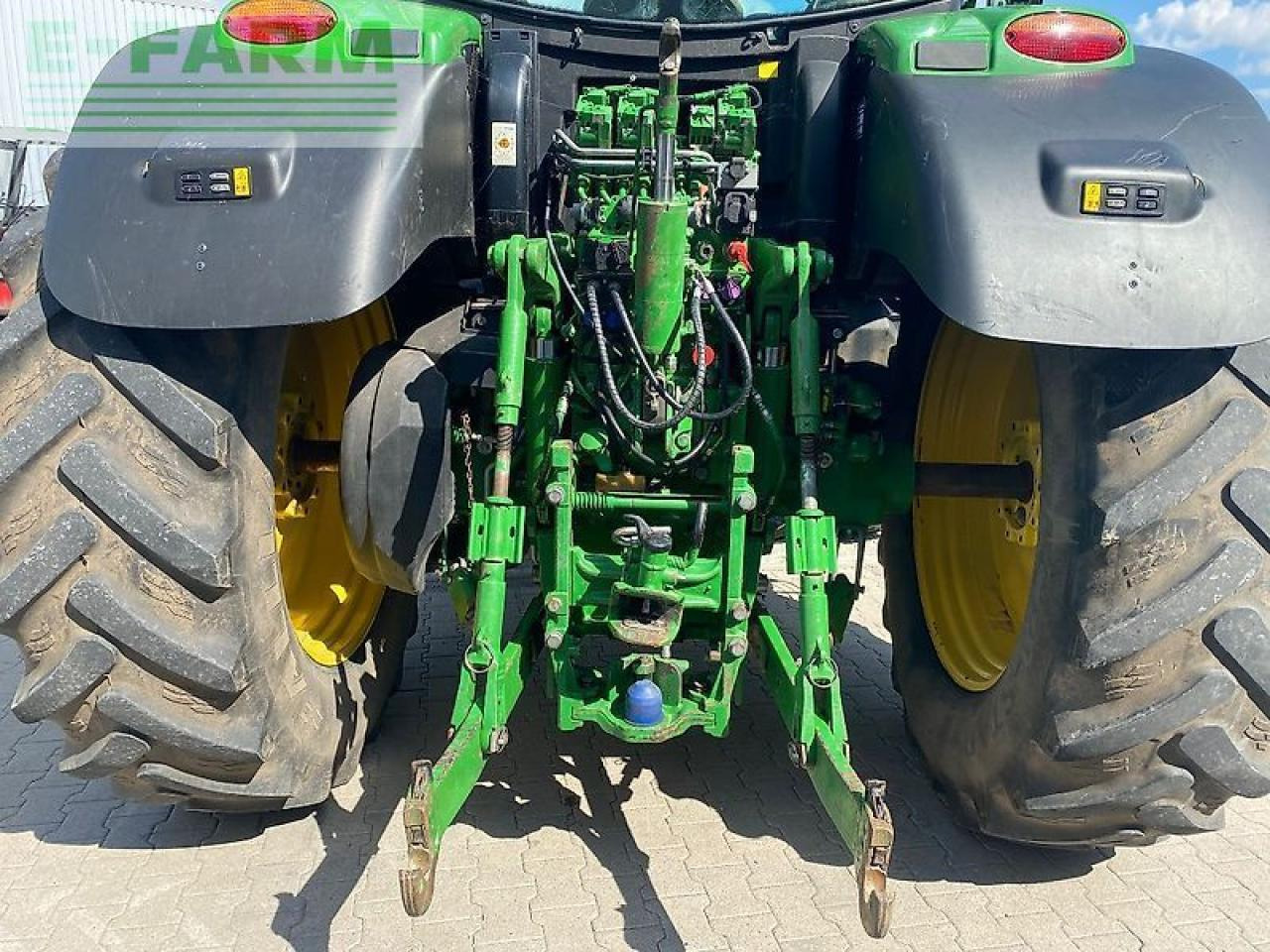 John Deere 6215r - Traktor: obrázok 4 John Deere 6215r - Traktor: obrázok 4