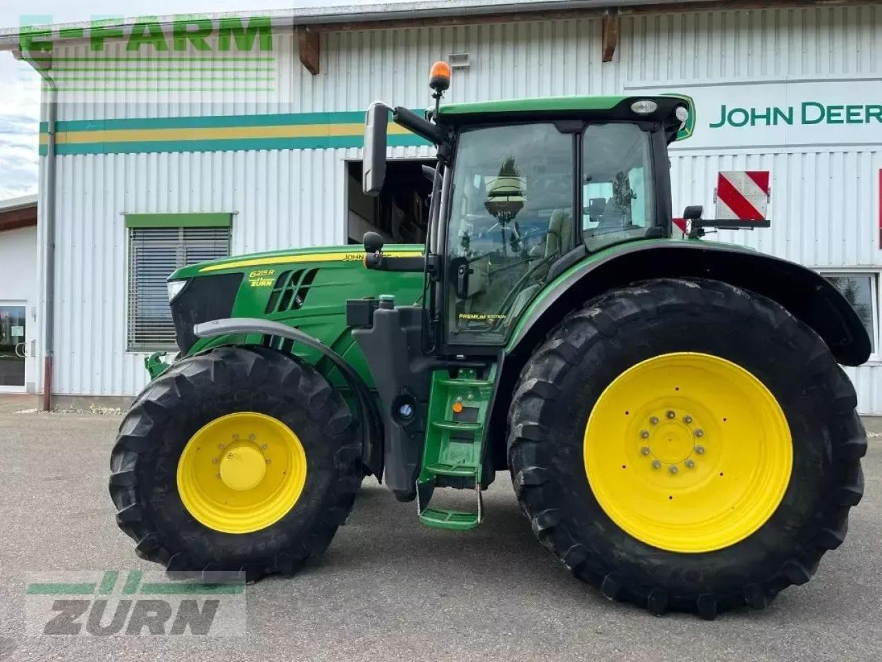 John Deere 6215r - Traktor: obrázok 1 John Deere 6215r - Traktor: obrázok 1