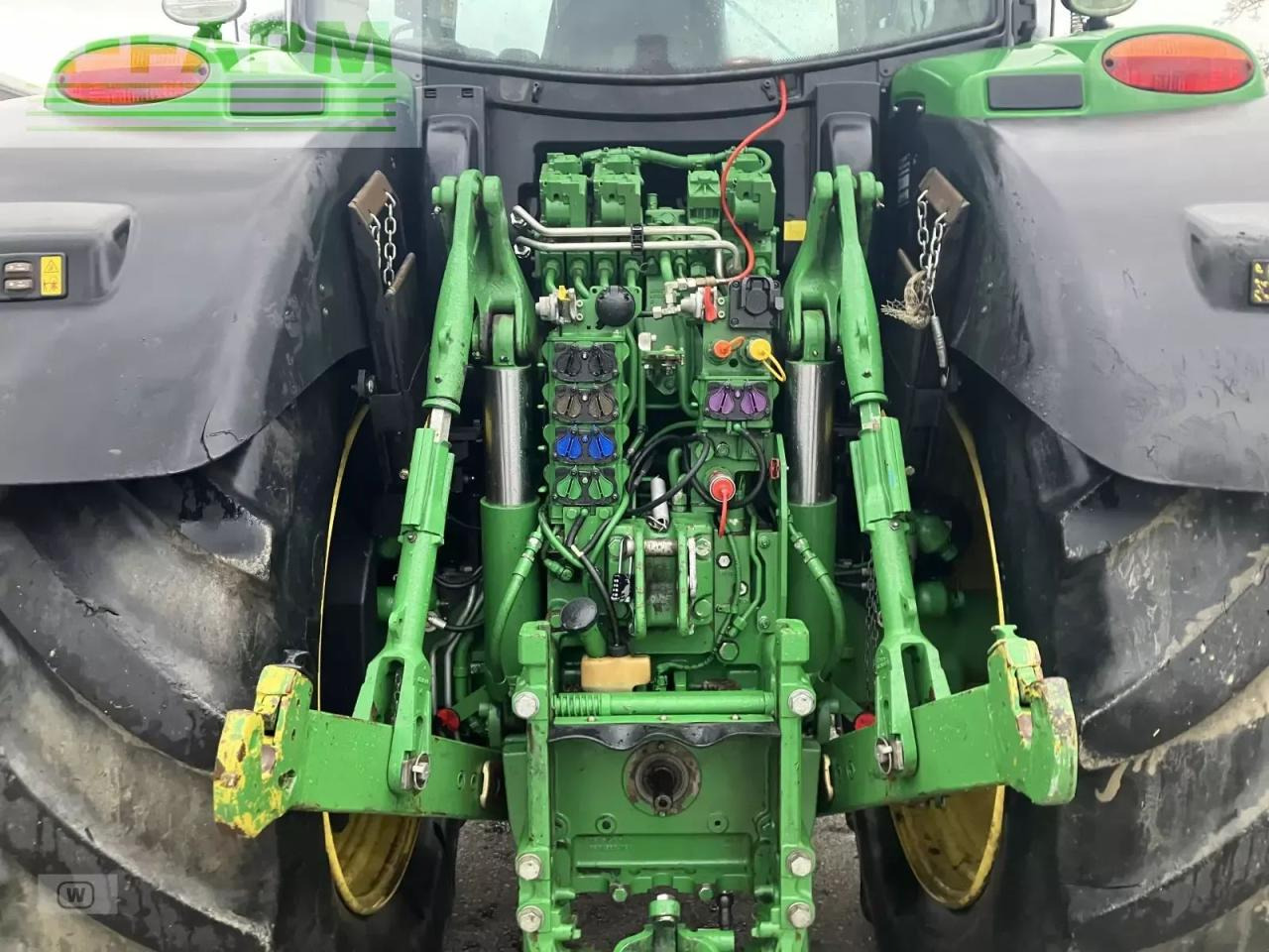 Traktor John Deere 6215r: obrázok 17