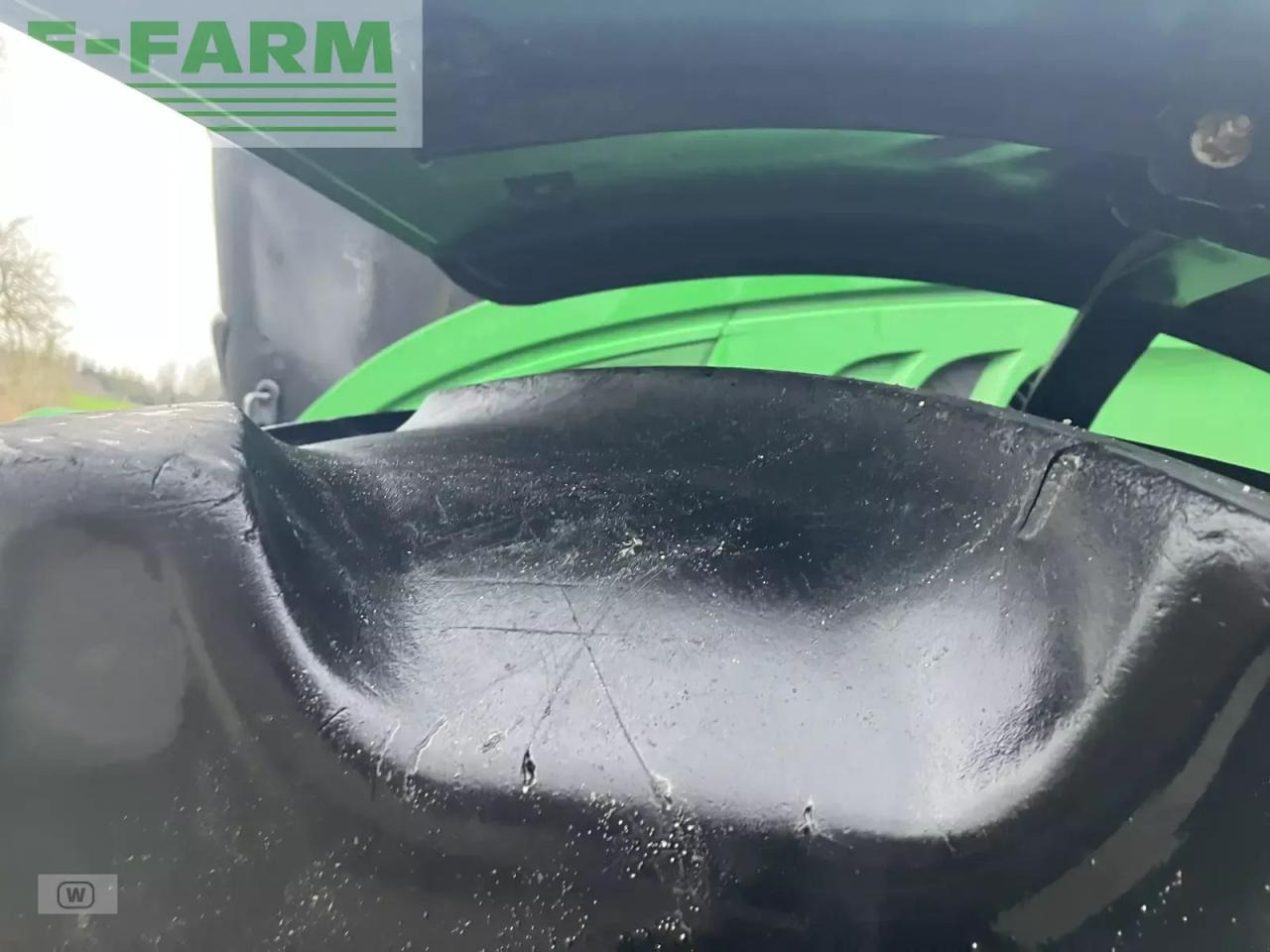 Traktor John Deere 6215r: obrázok 12