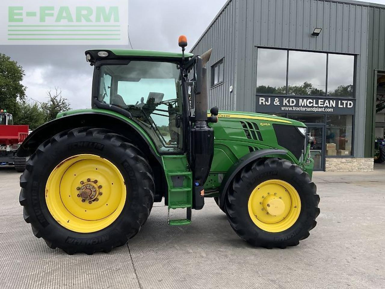 John Deere 6215r (st23802) - Traktor: obrázok 1 John Deere 6215r (st23802) - Traktor: obrázok 1
