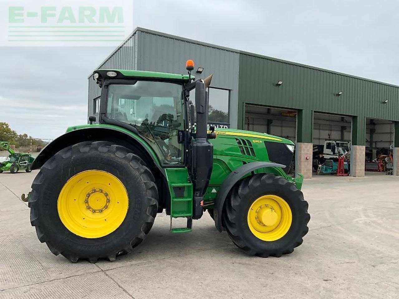 John Deere 6215r tractor (st23985) - Traktor: obrázok 2 John Deere 6215r tractor (st23985) - Traktor: obrázok 2