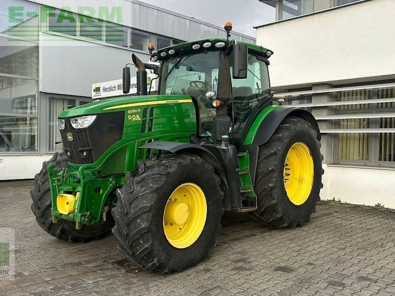 John Deere 6250r 6250 r - Traktor: obrázok 1 John Deere 6250r 6250 r - Traktor: obrázok 1