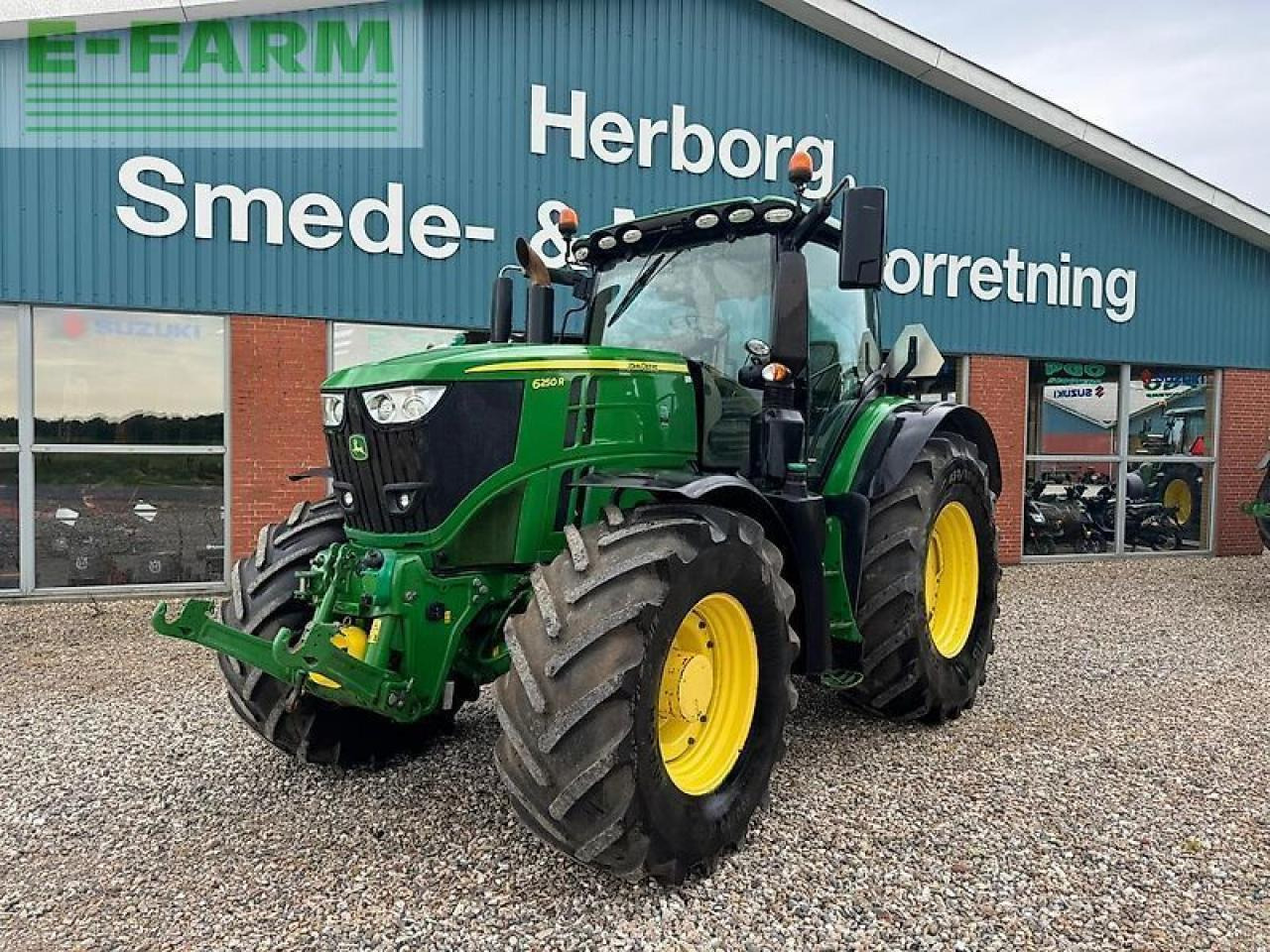 John Deere 6250r - Traktor: obrázok 1 John Deere 6250r - Traktor: obrázok 1