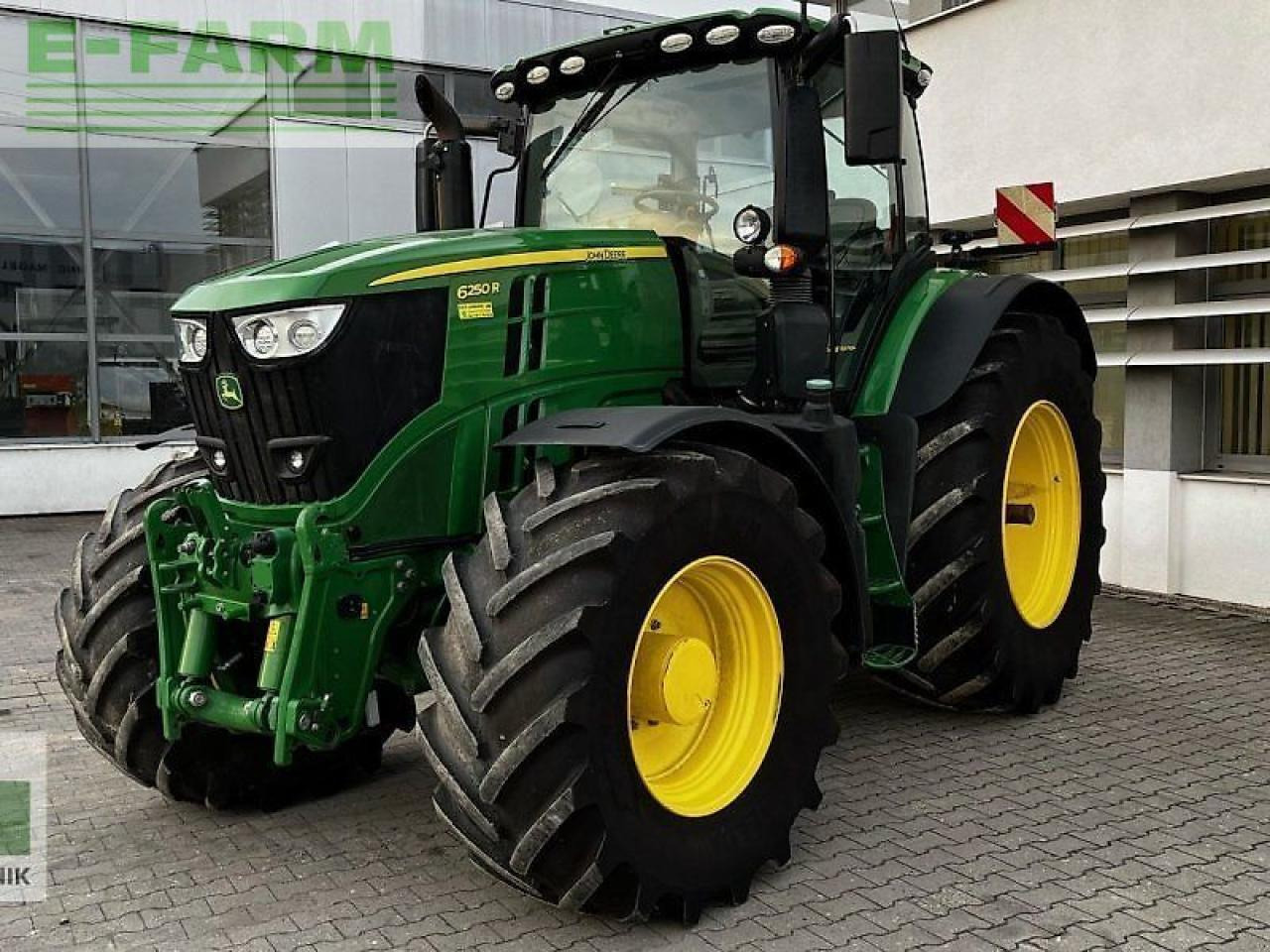 John Deere 6250r - Traktor: obrázok 1 John Deere 6250r - Traktor: obrázok 1