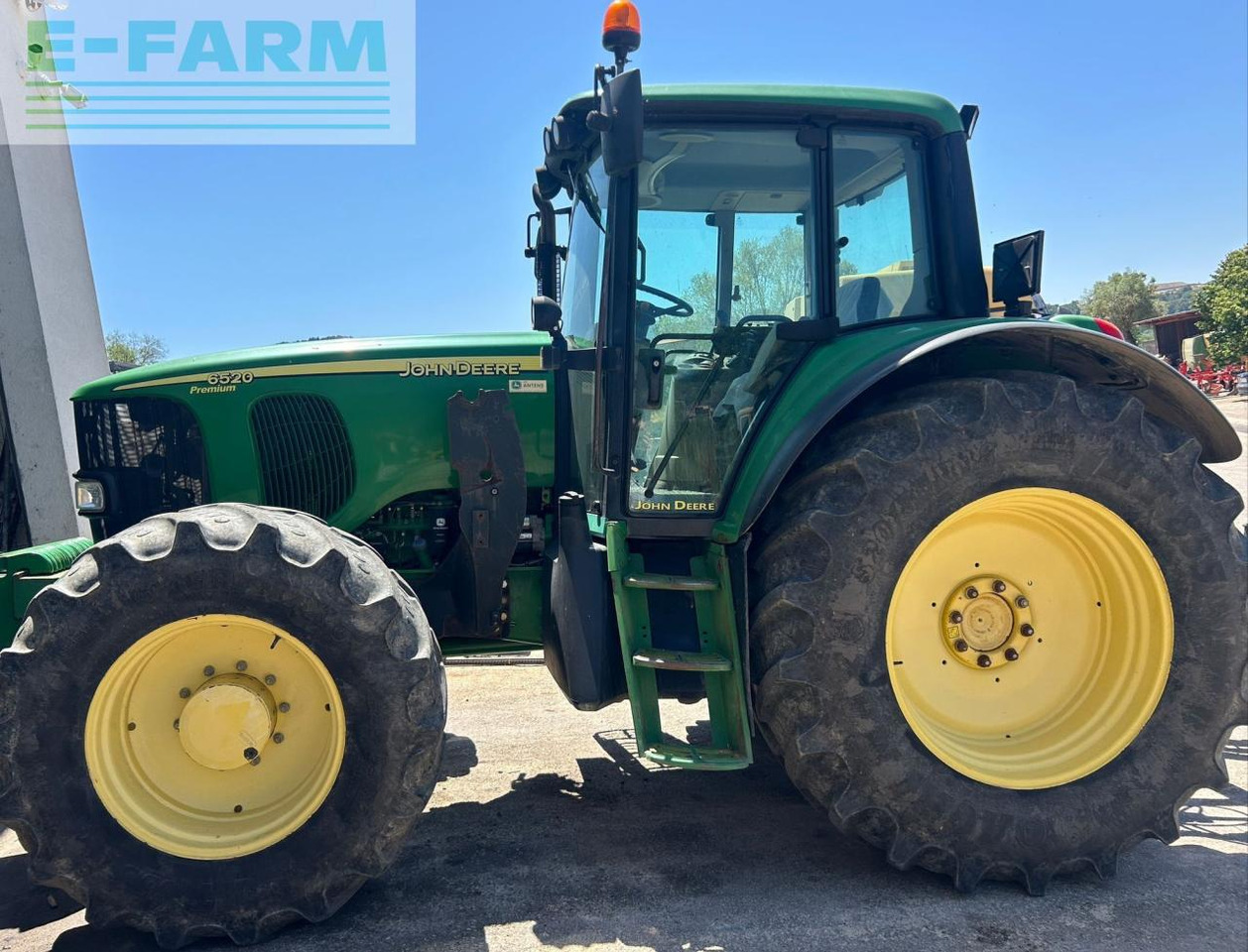 John Deere 6520 - Traktor: obrázok 1 John Deere 6520 - Traktor: obrázok 1