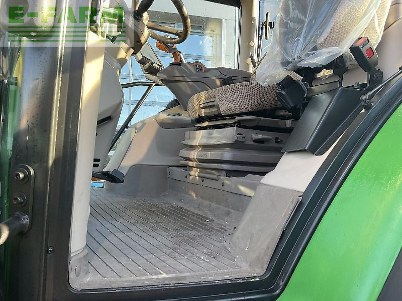 John Deere 6r 110 - Traktor: obrázok 5 John Deere 6r 110 - Traktor: obrázok 5