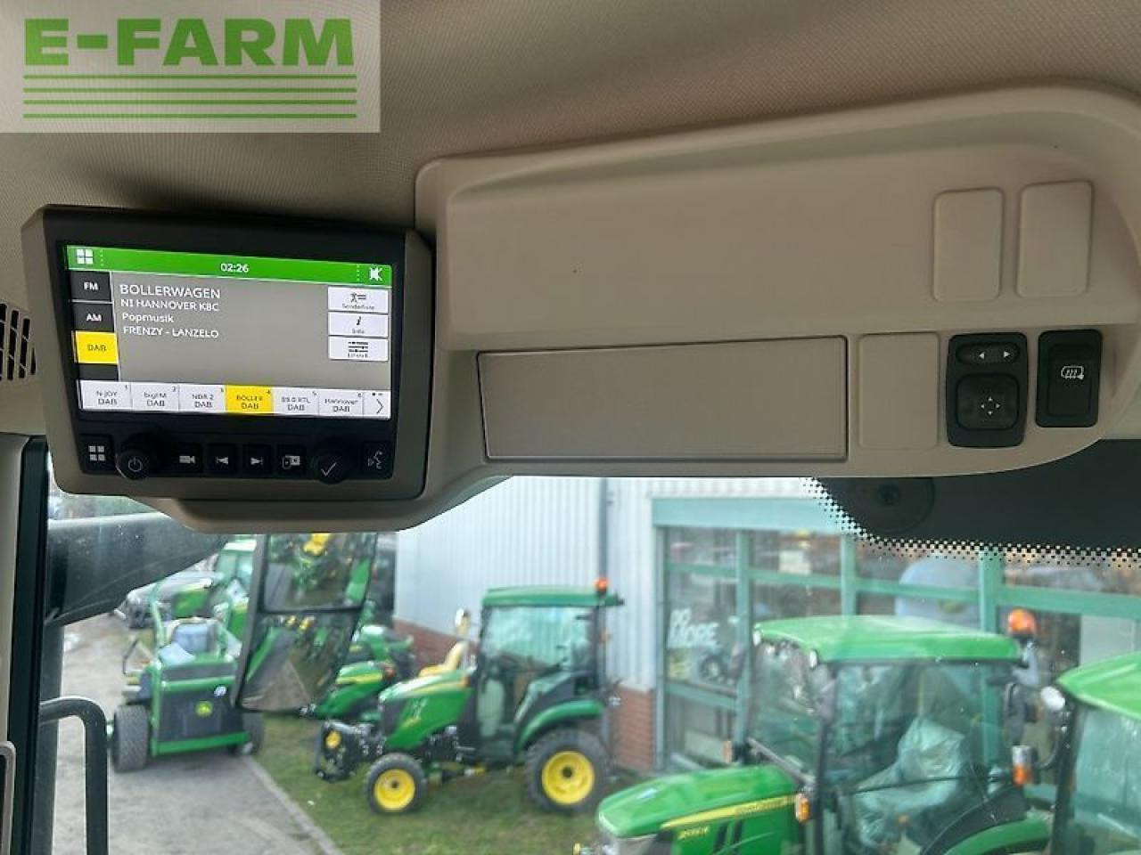 Traktor John Deere 6r 215: obrázok 11 Traktor John Deere 6r 215: obrázok 11