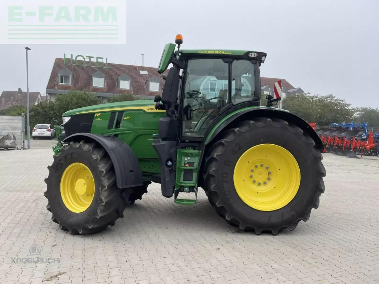John Deere 6r 230 - Traktor: obrázok 4 John Deere 6r 230 - Traktor: obrázok 4