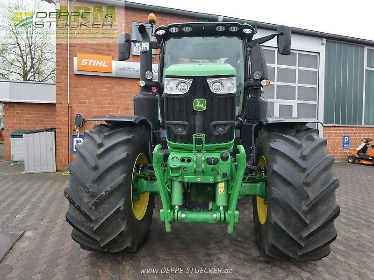 John Deere 6r 230 - Traktor: obrázok 2 John Deere 6r 230 - Traktor: obrázok 2