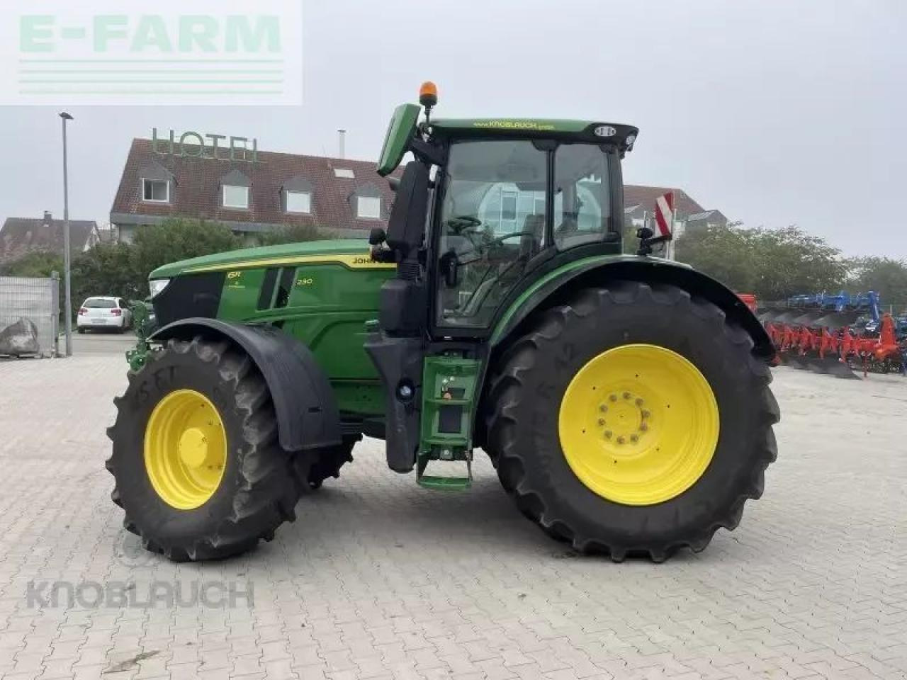 John Deere 6r 230 - Traktor: obrázok 4 John Deere 6r 230 - Traktor: obrázok 4