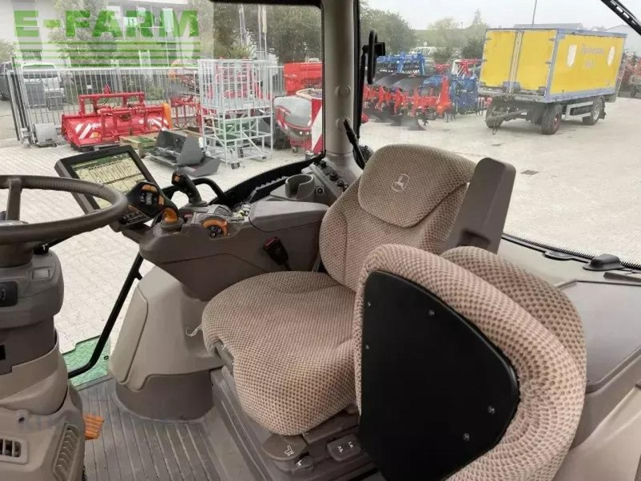 John Deere 6r 230 - Traktor: obrázok 2 John Deere 6r 230 - Traktor: obrázok 2