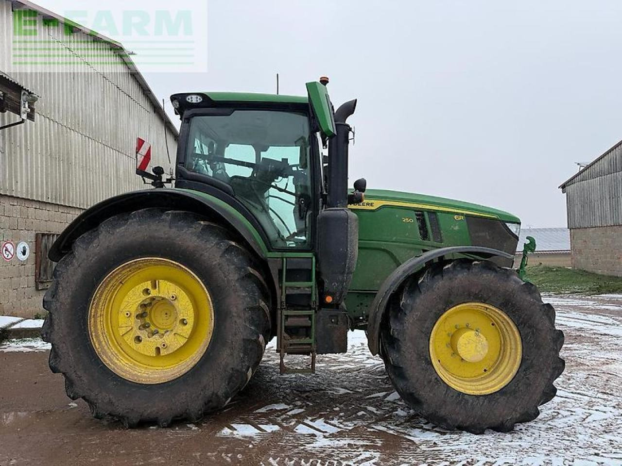 John Deere 6r 250 - Traktor: obrázok 4 John Deere 6r 250 - Traktor: obrázok 4