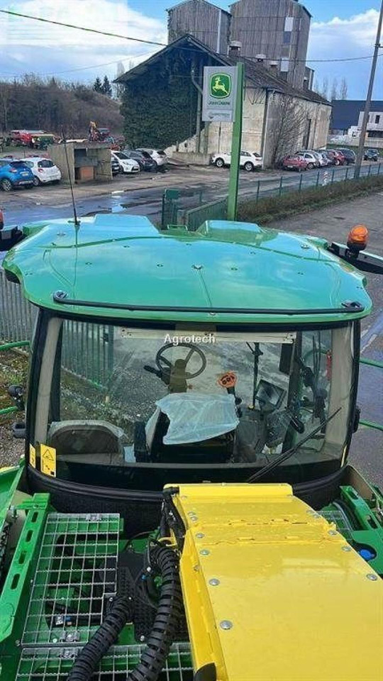 John Deere 8400 - Samohybná rezačka: obrázok 3 John Deere 8400 - Samohybná rezačka: obrázok 3